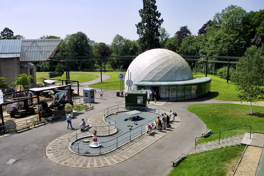 226 | 2003 | Beaulieu | The National Motor Museum | The Gardens | © carsten riede fotografie