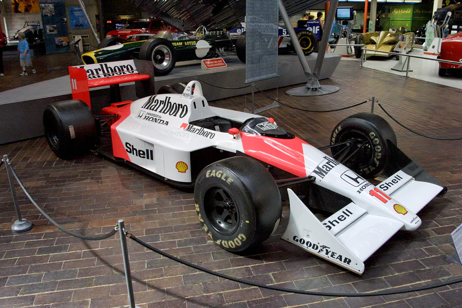 154 | 2003 | Beaulieu | The National Motor Museum | McLaren-Honda MP4/4 (1988) | © carsten riede fotografie