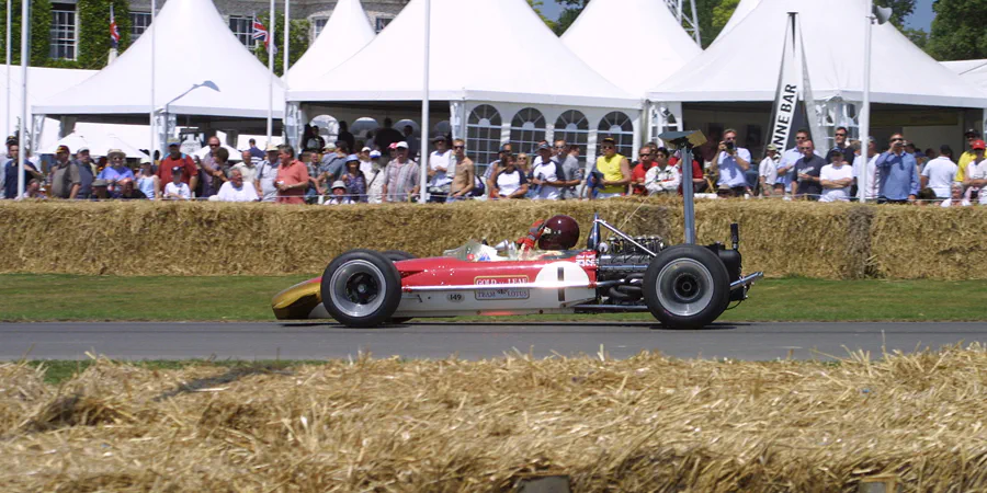 117 | 2003 | Goodwood | Festival Of Speed | Lotus-Ford Cosworth 49B (1968-1970) | Jackie Oliver | © carsten riede fotografie