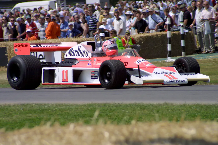 139 | 2003 | Goodwood | Festival Of Speed | McLaren-Ford Cosworth M23 (1973-1978) | © carsten riede fotografie