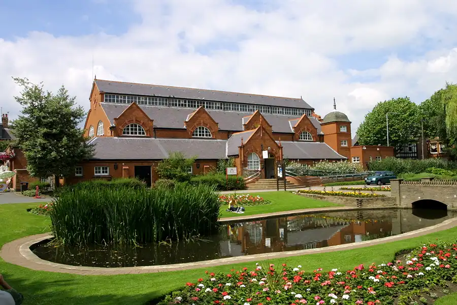 003 | 2003 | Loughborough | Queens Park | © carsten riede fotografie