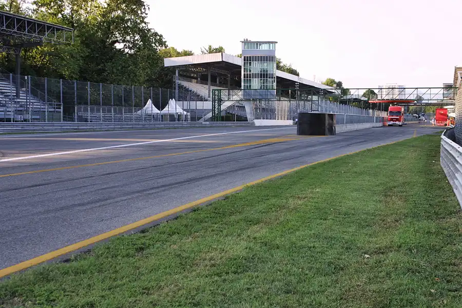 040 | 2003 | Monza | Rettifilo | © carsten riede fotografie