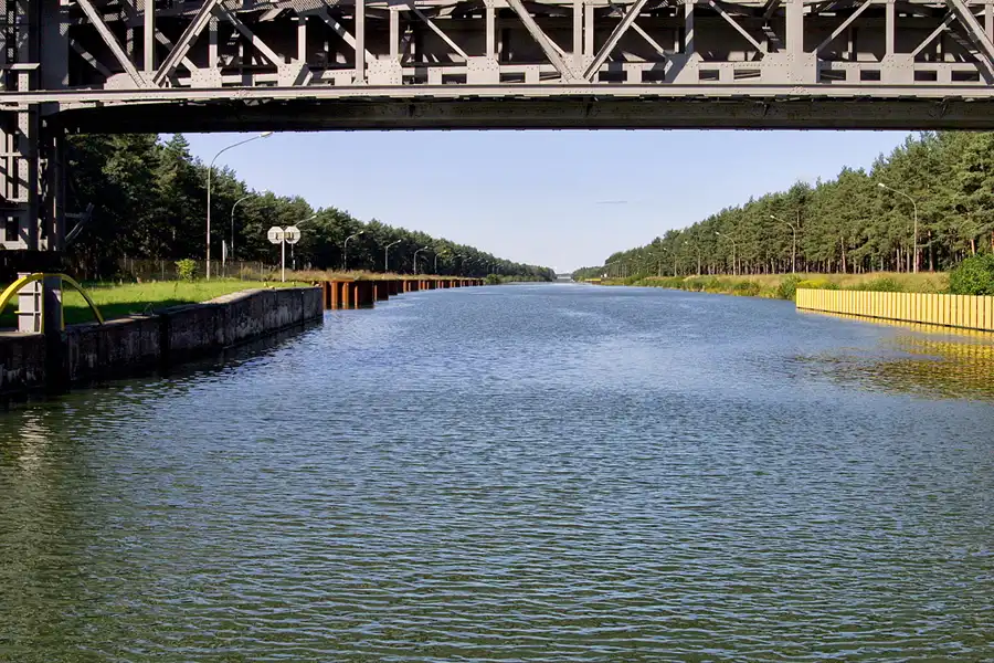 071 | 2004 | Niederfinow | Schiffshebewerk | © carsten riede fotografie