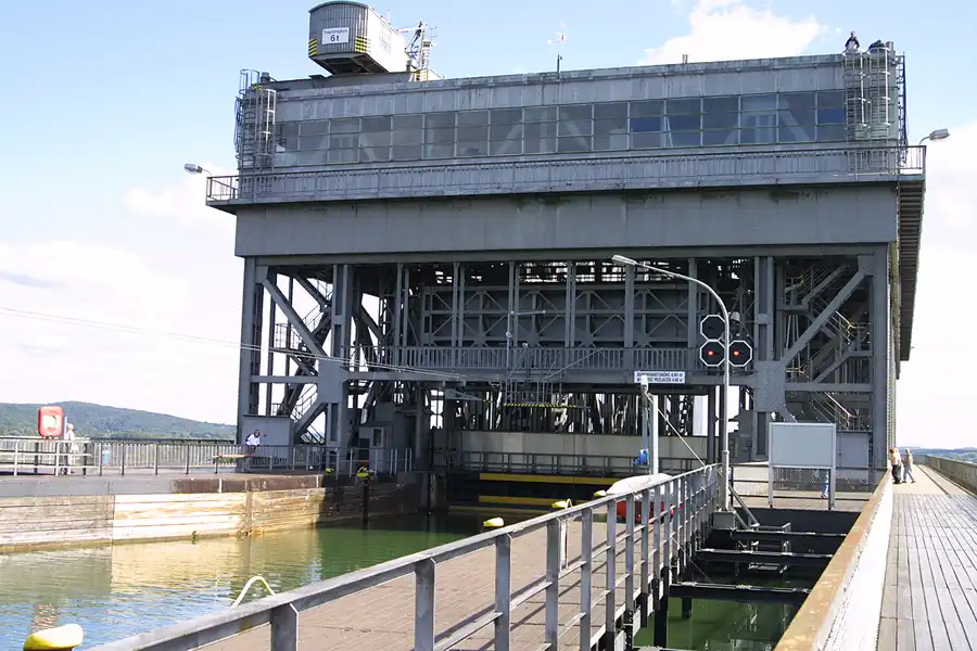 084 | 2004 | Niederfinow | Schiffshebewerk | © carsten riede fotografie