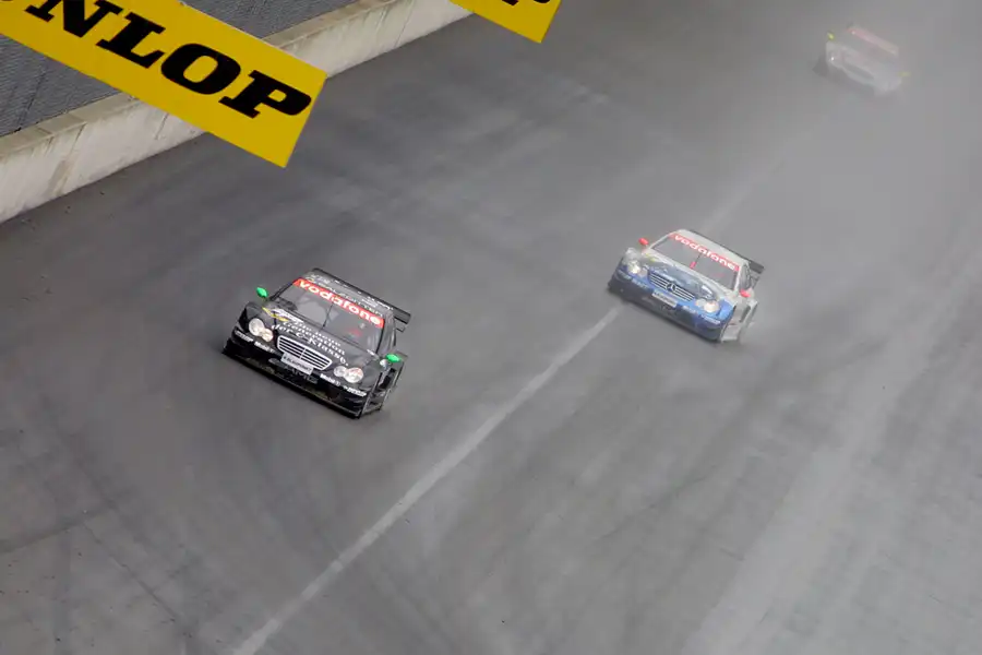 011 | 2004 | Eurospeedway | DTM | AMG Mercedes Benz C-Klasse | Gary Paffett + AMG Mercedes Benz CLK | Markus Winkelhock | © carsten riede fotografie