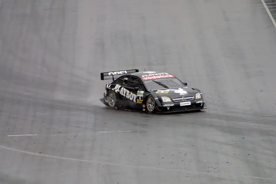 043 | 2004 | Eurospeedway | DTM | Opel Vectra GTS | Laurent Aiello | © carsten riede fotografie