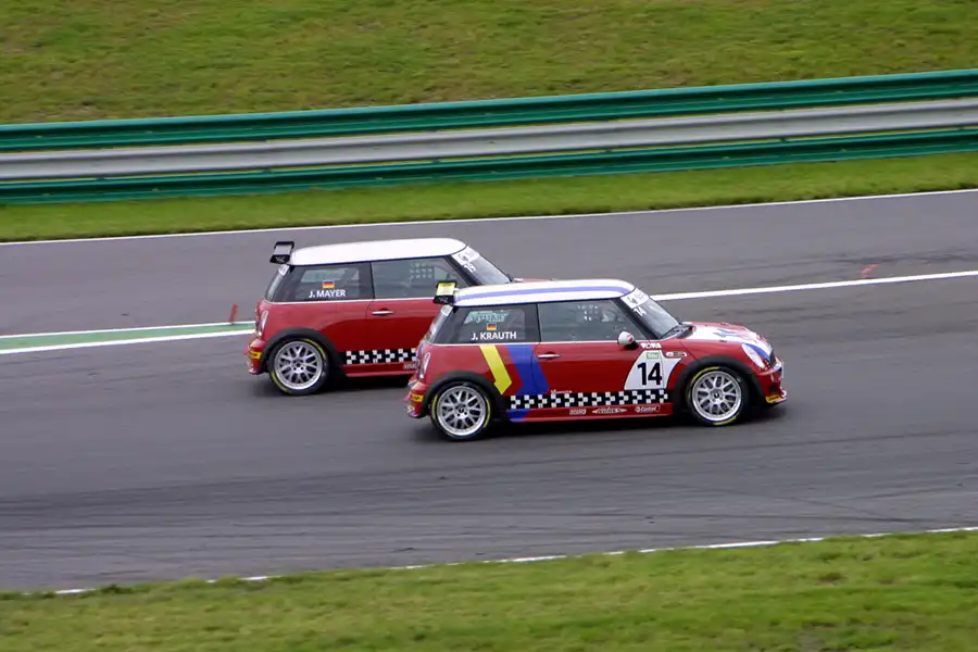 075 | 2004 | Eurospeedway | Mini Challenge | © carsten riede fotografie