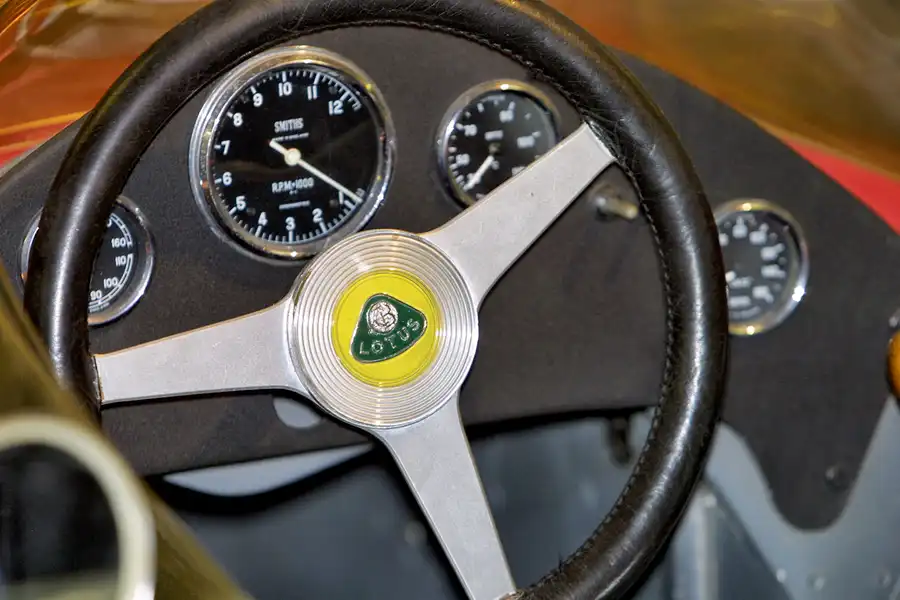 140 | 2004 | Donington | Grand Prix Collection | Lotus-Ford Cosworth 49B (1968) | © carsten riede fotografie