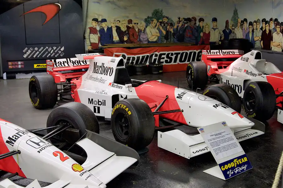 175 | 2004 | Donington | Grand Prix Collection | McLaren-Mercedes Benz MP4/10B-1 (1995) | © carsten riede fotografie