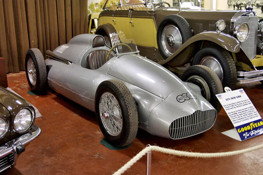 022 | 2004 | Donington | Grand Prix Collection | Auto Union (1939) | © carsten riede fotografie