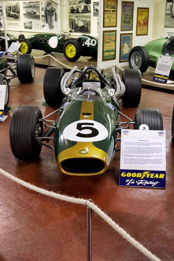 032 | 2004 | Donington | Grand Prix Collection | Brabham-Repco BT20 (1966-1969) | © carsten riede fotografie