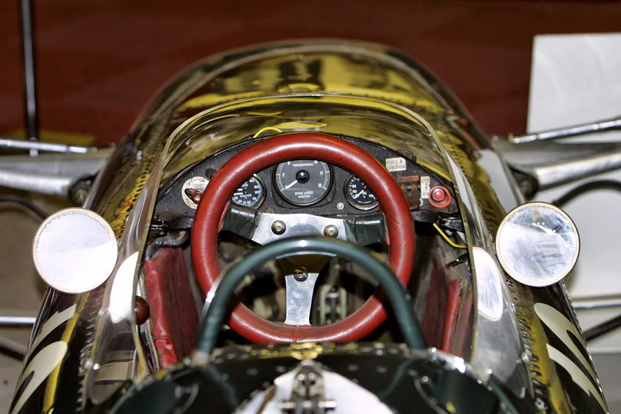 055 | 2004 | Donington | Grand Prix Collection | BRM P61/2 (1964-1968) | © carsten riede fotografie