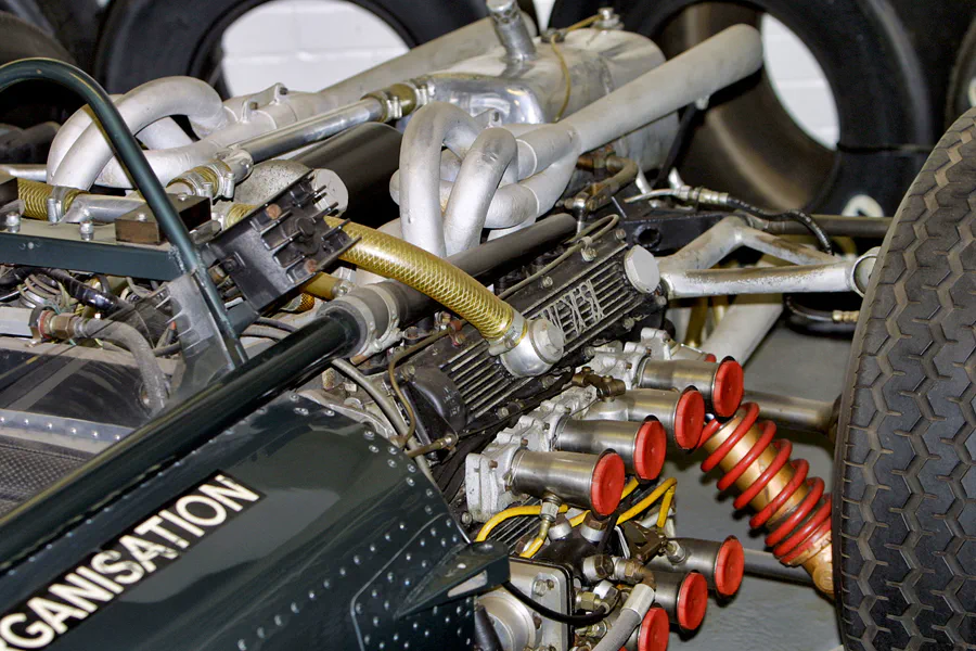 061 | 2004 | Donington | Grand Prix Collection | BRM P83 (1966-1967) | © carsten riede fotografie