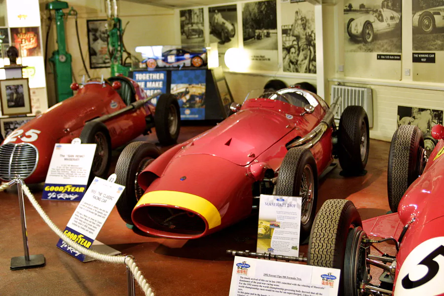146 | 2004 | Donington | Grand Prix Collection | Maserati 250F (1954-1960) | © carsten riede fotografie
