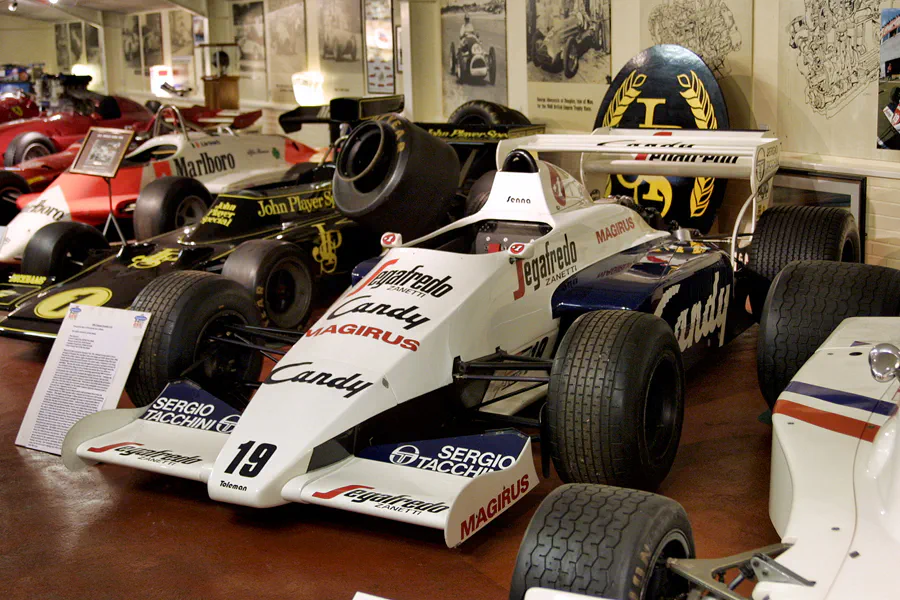 195 | 2004 | Donington | Grand Prix Collection | Toleman-Hart TG184 (1984) | © carsten riede fotografie