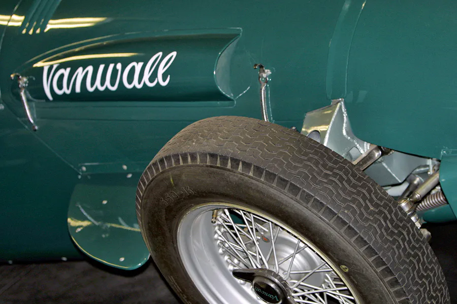201 | 2004 | Donington | Grand Prix Collection | Vanwall VW1-4 (1955-1958) | © carsten riede fotografie