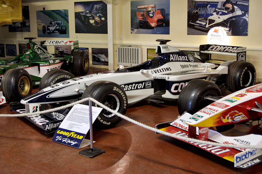 213 | 2004 | Donington | Grand Prix Collection | Williams-BMW FW22 (2000) | © carsten riede fotografie
