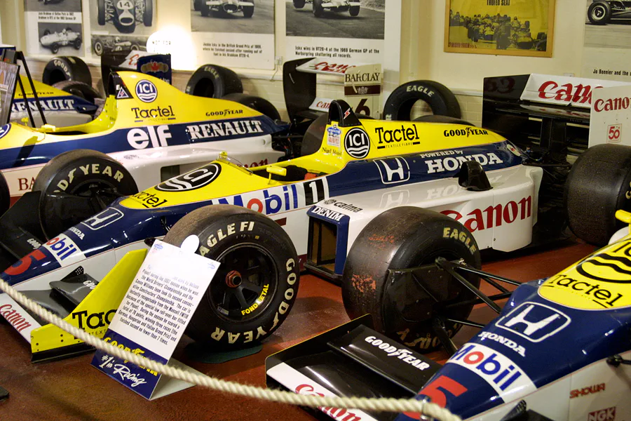 217 | 2004 | Donington | Grand Prix Collection | Williams-Honda FW11B (1987) | © carsten riede fotografie