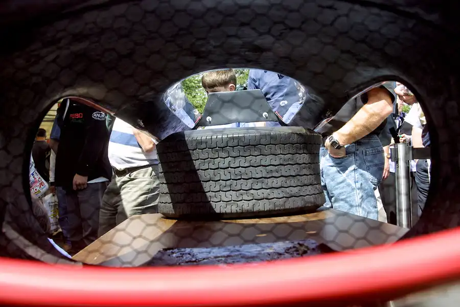 096 | 2004 | Goodwood | Festival Of Speed | Ferrari 158 (1964-1965) | © carsten riede fotografie