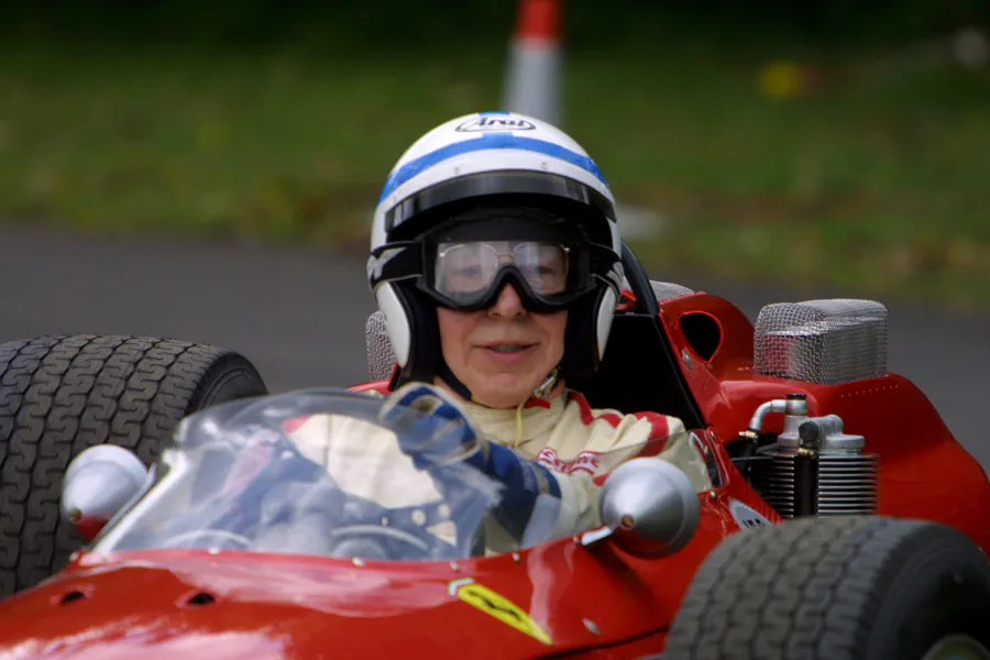 090 | 2004 | Goodwood | Festival Of Speed | Ferrari 158 (1964-1965) | John Surtees | © carsten riede fotografie