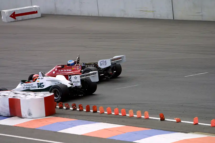 056 | 2004 | Eurospeedway | TGP | Williams-Ford Cosworth FW08C (1983) + Ensign-Ford Cosworth N177 (1977-1979) | © carsten riede fotografie