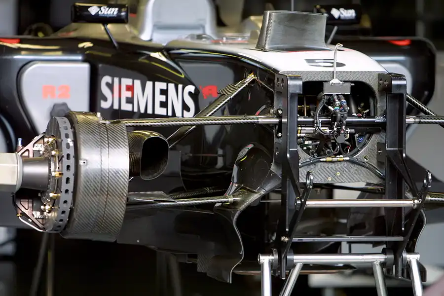 085 | 2004 | Spa-Francorchamps | McLaren-Mercedes Benz MP4-19B | © carsten riede fotografie