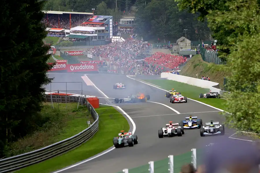 184 | 2004 | Spa-Francorchamps | Circuit De Spa-Francorchamps | Race | Crash in der 1. Runde | © carsten riede fotografie