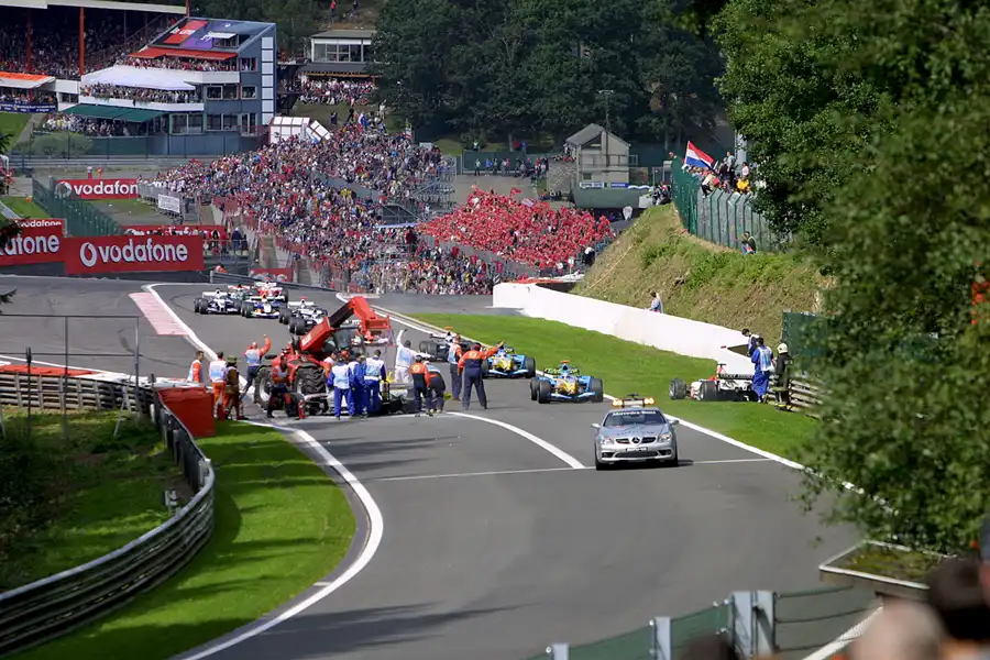 187 | 2004 | Spa-Francorchamps | Circuit De Spa-Francorchamps | Race | Crash in der 1. Runde | © carsten riede fotografie