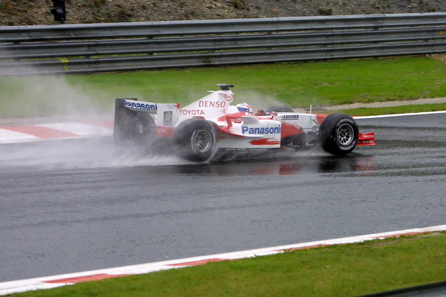 143 | 2004 | Spa-Francorchamps | Toyota TF104B | Olivier Panis | © carsten riede fotografie