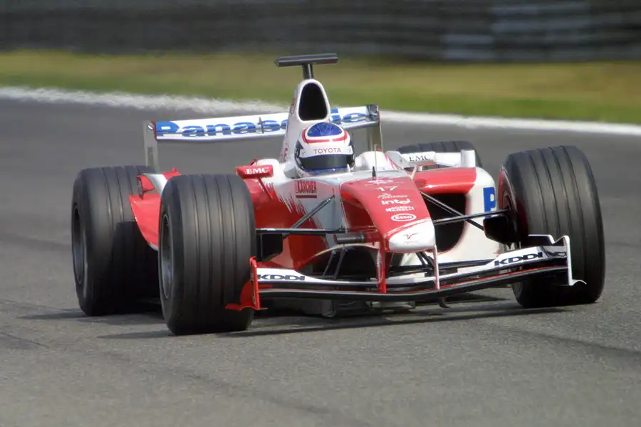 098 | 2004 | Monza | Toyota TF104B | Olivier Panis | © carsten riede fotografie