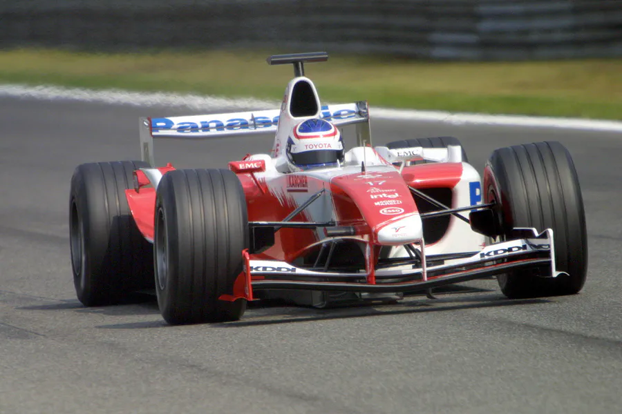 098 | 2004 | Monza | Toyota TF104B | Olivier Panis | © carsten riede fotografie