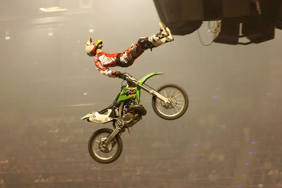 007 | 2005 | Berlin | Night Of The Jumps | © carsten riede fotografie