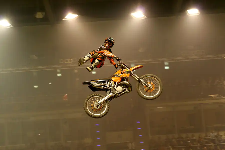 017 | 2005 | Berlin | Night Of The Jumps | © carsten riede fotografie