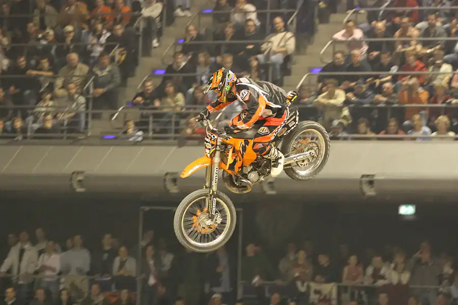 033 | 2005 | Berlin | Night Of The Jumps | © carsten riede fotografie