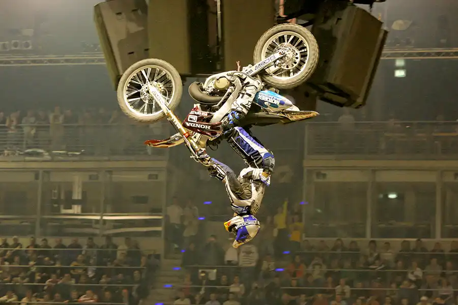 051 | 2005 | Berlin | Night Of The Jumps | © carsten riede fotografie