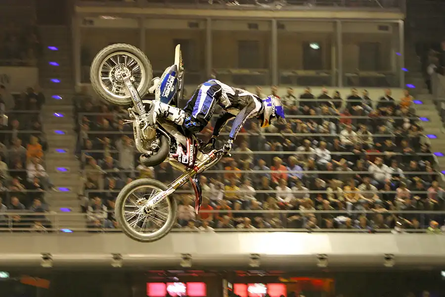 052 | 2005 | Berlin | Night Of The Jumps | © carsten riede fotografie