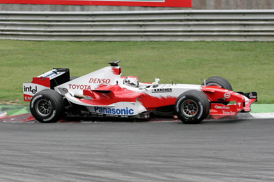 186 | 2005 | Monza | Toyota TF105 | Jarno Trulli | © carsten riede fotografie