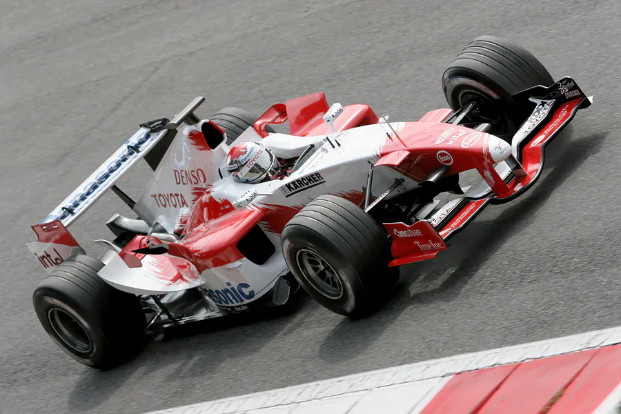 190 | 2005 | Monza | Toyota TF105 | Jarno Trulli | © carsten riede fotografie