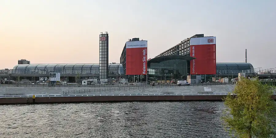 064 | 2006 | Berlin | Hauptbahnhof | © carsten riede fotografie