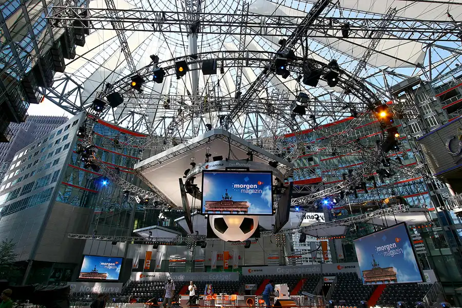 106 | 2006 | Berlin | Potsdamer Platz | © carsten riede fotografie