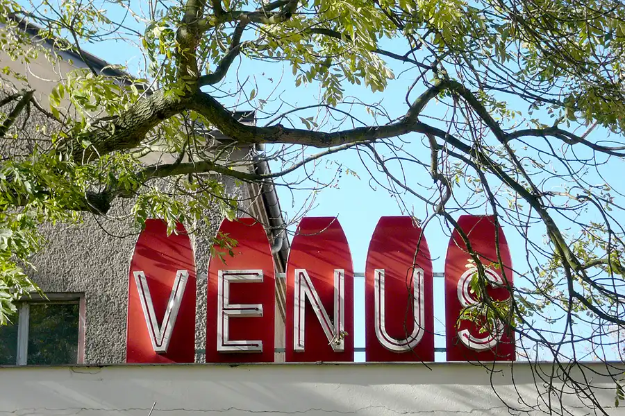 127 | 2006 | Berlin | Degnerstrasse | © carsten riede fotografie