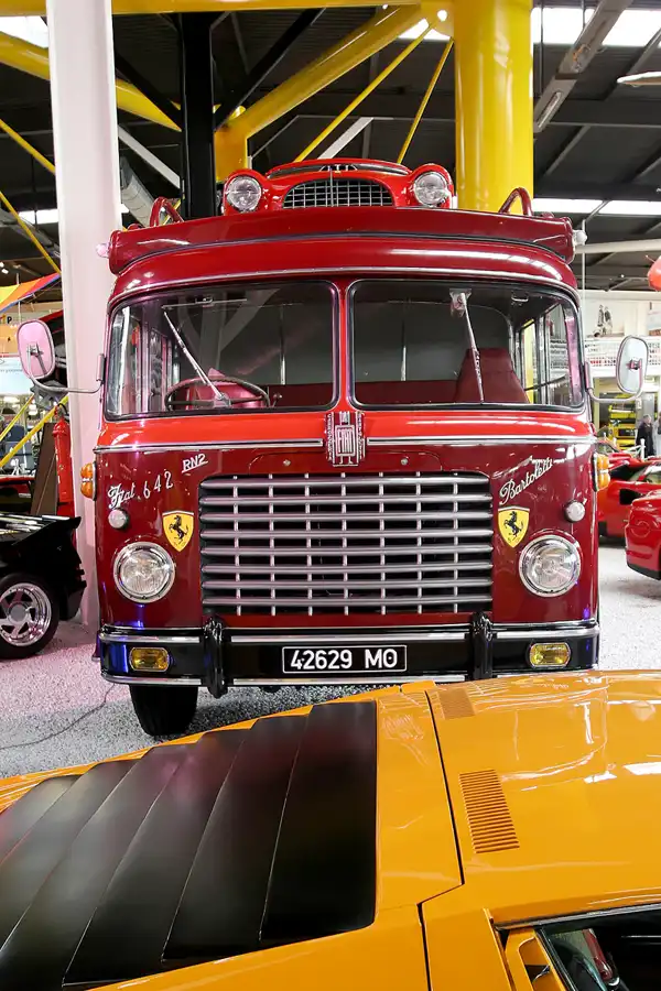 052 | 2006 | Sinsheim | Auto und Technik Museum | Ferrari Renntransporter | © carsten riede fotografie