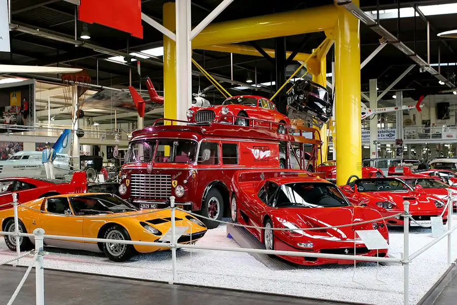 053 | 2006 | Sinsheim | Auto und Technik Museum | Ferrari Renntransporter | © carsten riede fotografie