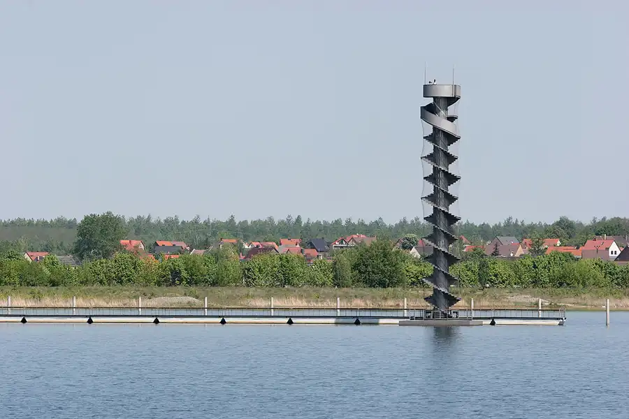 004 | 2006 | Grosser Goitzschesee | Pegelturm | © carsten riede fotografie