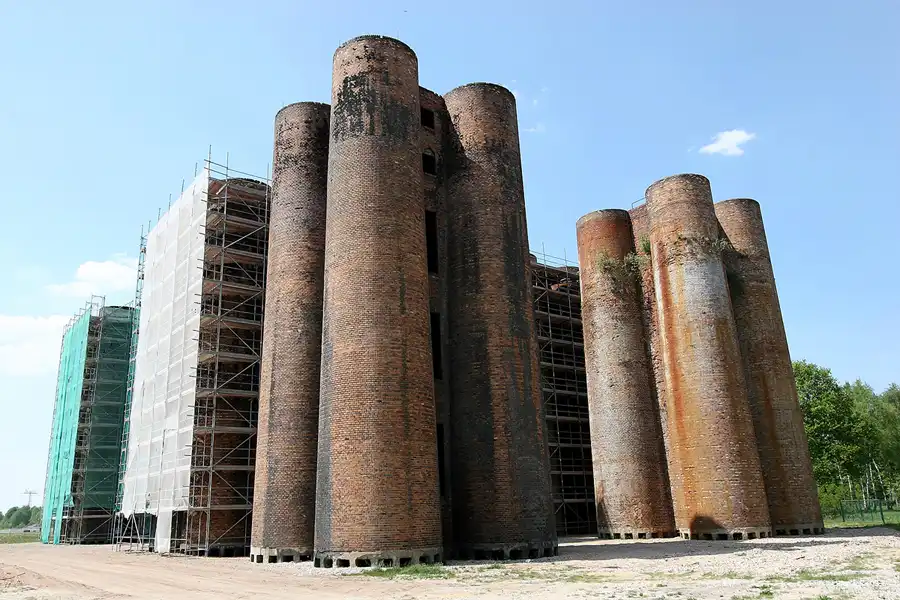 038 | 2006 | Lauchhammer | Kokereigelände Biotürme | © carsten riede fotografie