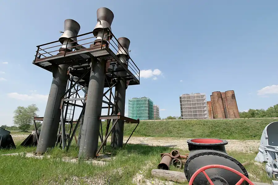 041 | 2006 | Lauchhammer | Kokereigelände Biotürme | © carsten riede fotografie