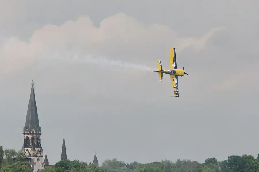057 | 2006 | Berlin | Red Bull Air Race | © carsten riede fotografie