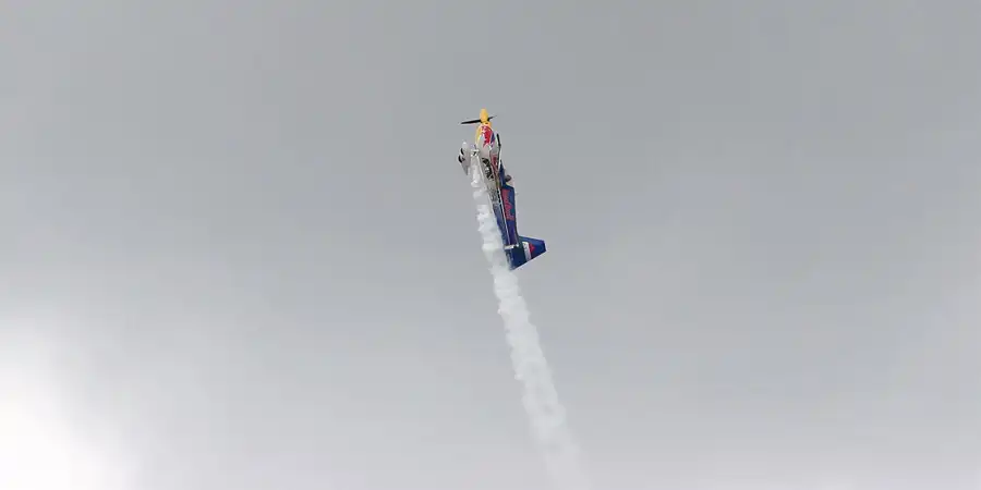 090 | 2006 | Berlin | Red Bull Air Race | © carsten riede fotografie