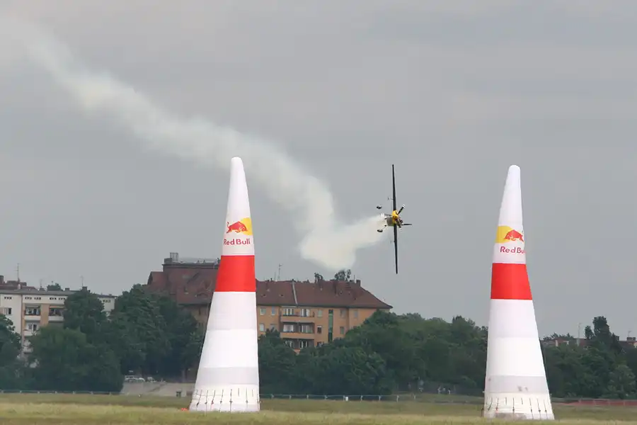 094 | 2006 | Berlin | Red Bull Air Race | © carsten riede fotografie