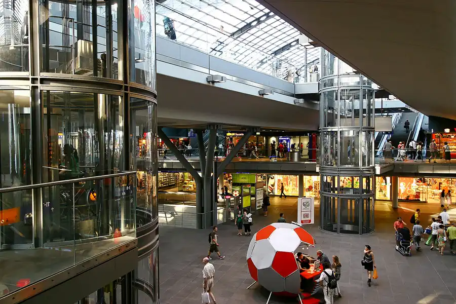 015 | 2006 | Berlin | Hauptbahnhof | © carsten riede fotografie